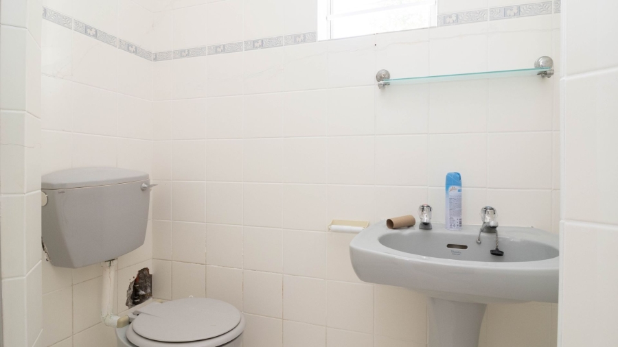 To Let 5 Bedroom Property for Rent in Vermont Western Cape